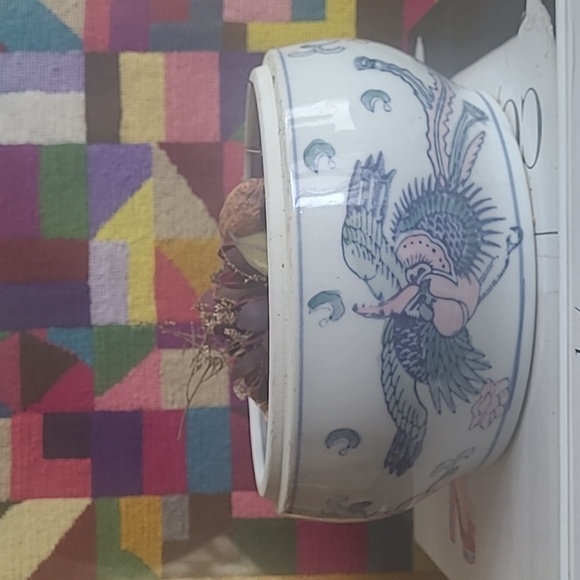 CHINOISERIE LOTUS FLOWER AND CRANE MOTIF CACHE POT - Picture 4 of 9